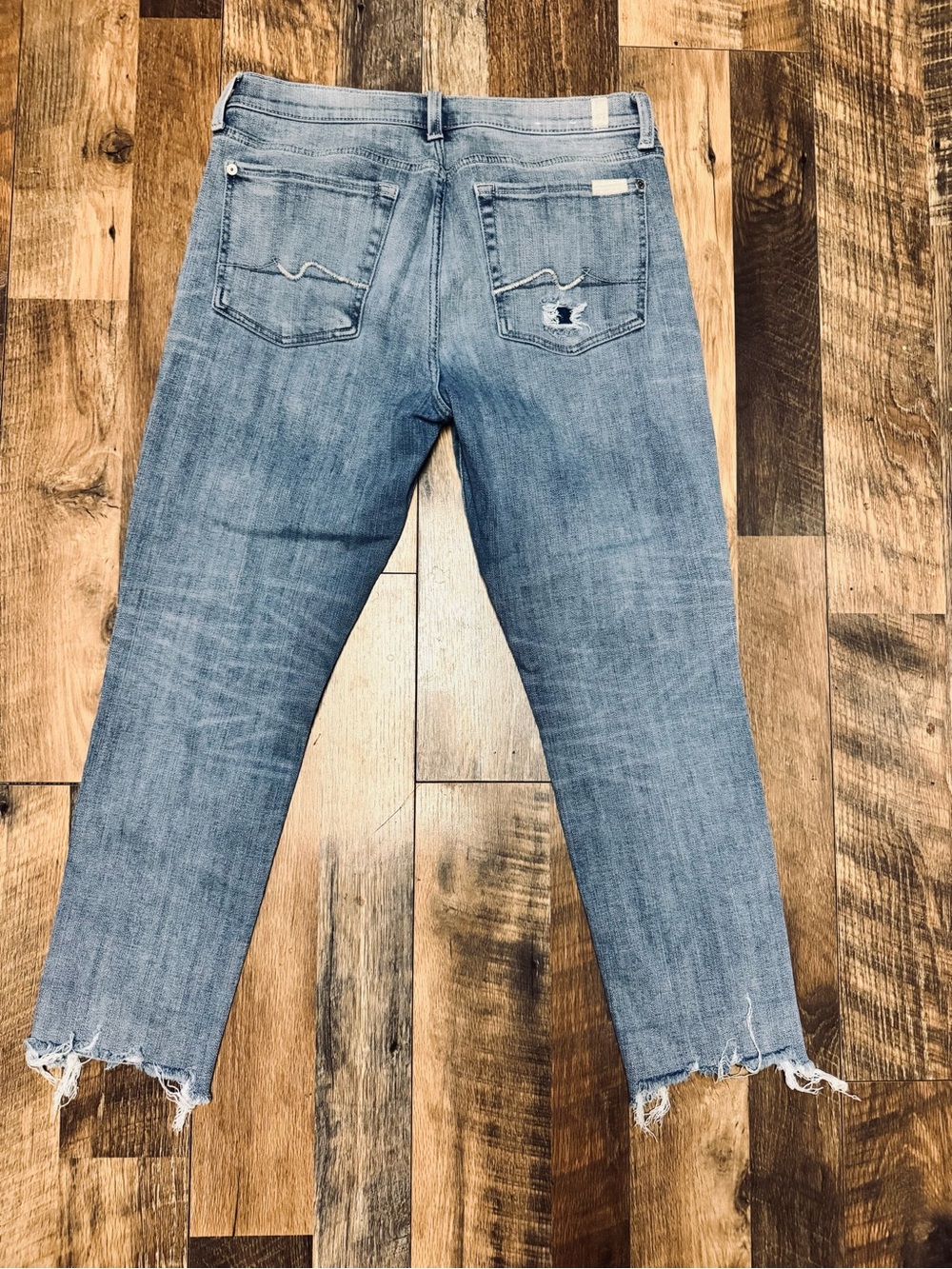 7 For All Mankind Josefina Light Blue Distressed Cropped Jeans - Picture 7 of 8